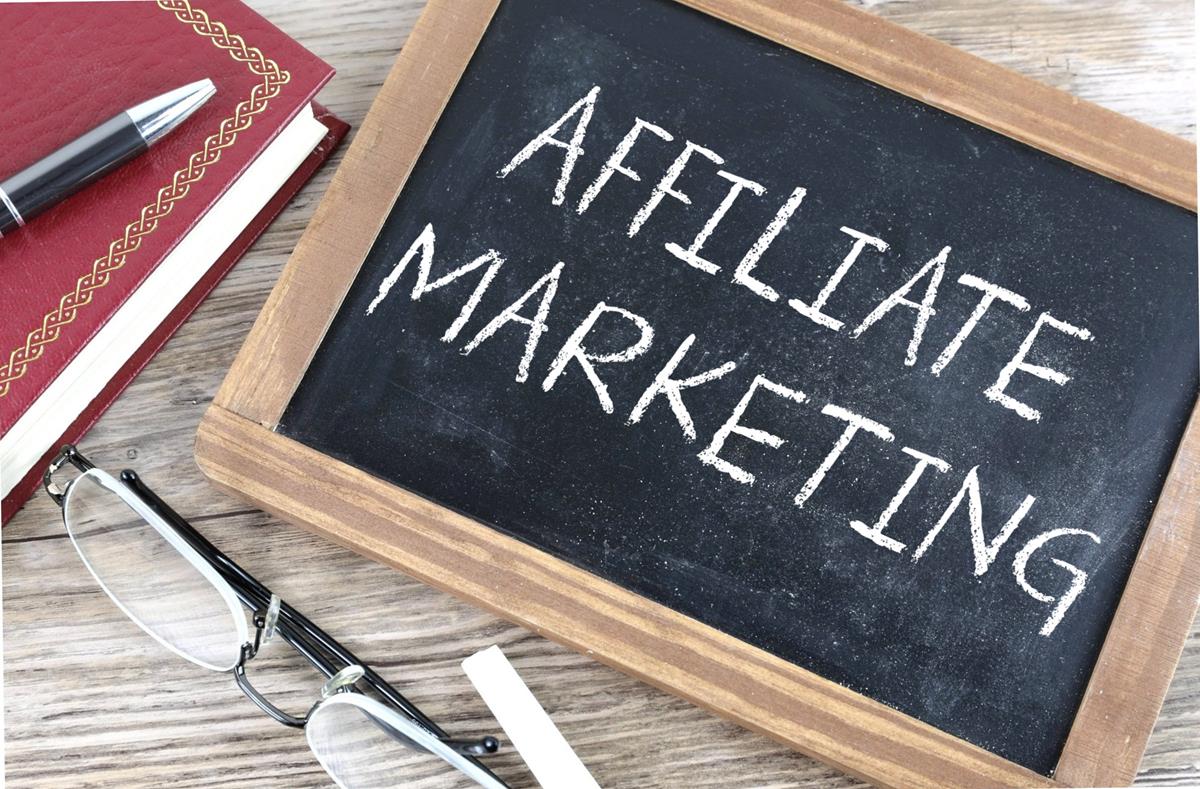 2. How Affiliate Marketing Works: Exploring Lululemon's Affiliate Program